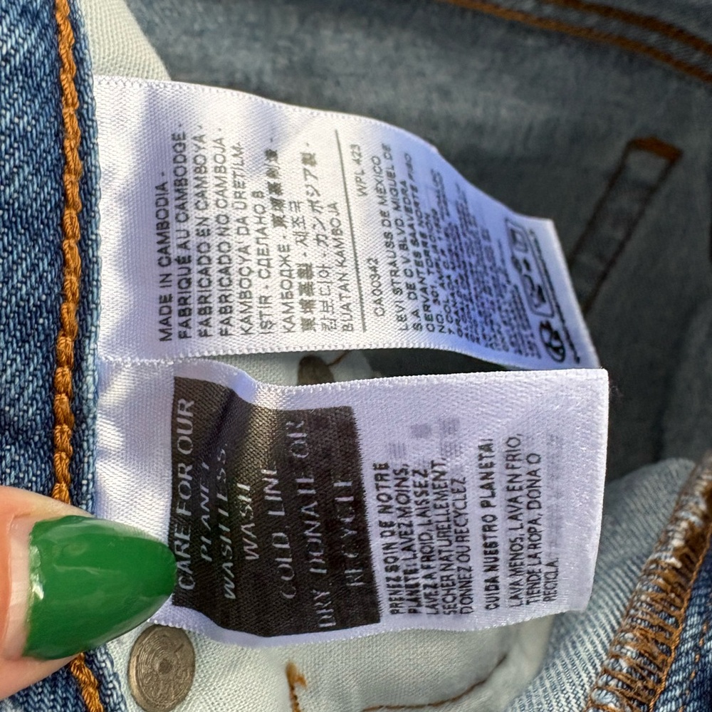 Levi's Straight Leg Jeans - Light Blue Wash - Picture 5 of 10